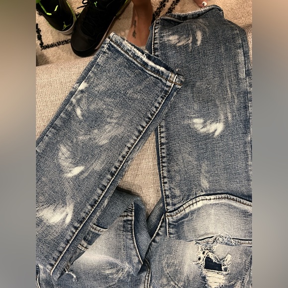 Jeans worn lightly - Picture 4 of 4